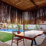 Lika Hotel *
